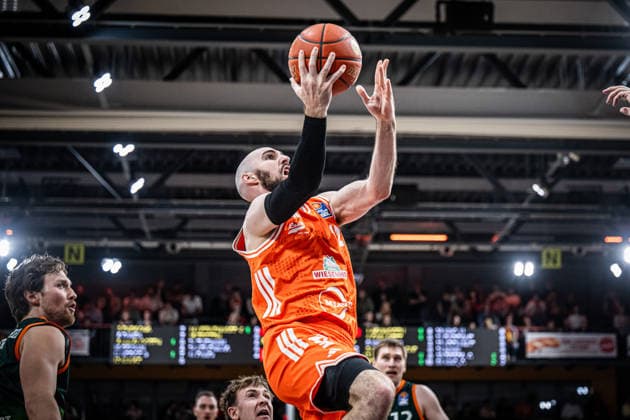 1. Basketball Bundesliga, easyCredit BBL, Saison 2025 2026, Herren, Hauptrunde, 29. Spieltag, 11.04.2026, RASTA Vechta - Gladiators Trier Tommy Kuhse ( 12 - RASTA Vechta) beim Korbleger Vechta RASTA Dome Niedersachsen Deutschland