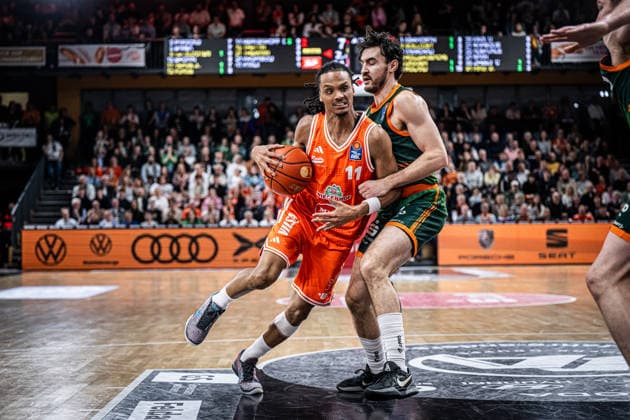 1. Basketball Bundesliga, easyCredit BBL, Saison 2025 2026, Herren, Hauptrunde, 29. Spieltag, 11.04.2026, RASTA Vechta - Gladiators Trier Alonzo Verge ( 11 - RASTA Vechta) in Aktion Vechta RASTA Dome Niedersachsen Deutschland