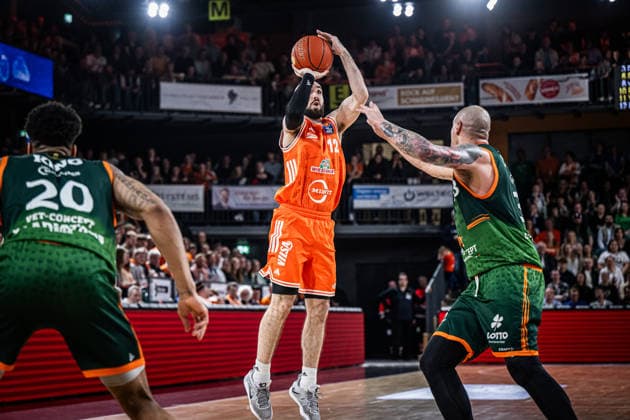 1. Basketball Bundesliga, easyCredit BBL, Saison 2025 2026, Herren, Hauptrunde, 29. Spieltag, 11.04.2026, RASTA Vechta - Gladiators Trier Tommy Kuhse ( 12 - RASTA Vechta) beim Jumpshot Vechta RASTA Dome Niedersachsen Deutschland
