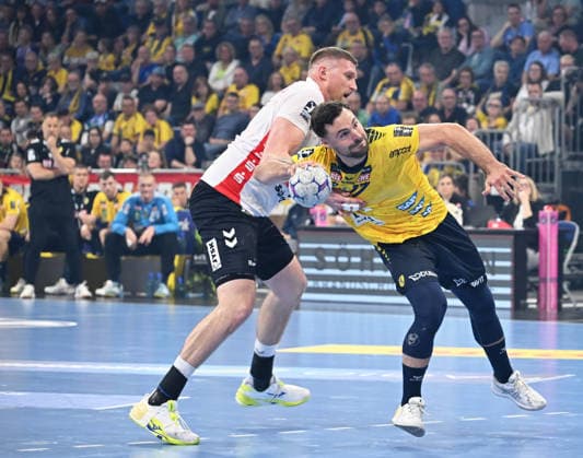 HBL-Handball-Bundesliga - Saison 2025 26 Mannheim SAP-Arena 08.03.2026 Rhein-Neckar-Löwen (rnl) - SG Flensburg-Handewitt Blaz BLAGOTINSEK (fFl-H9, li - Dani BAIJENS (Rhein-Neckar-Löwen) HBL-Handball-Bundesliga