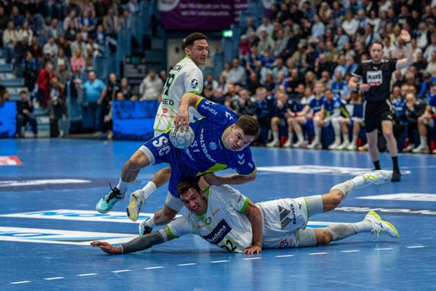 Daikin Handball Bundesliga, VfL Gummersbach - HSG Wetzlar, 11.04.2026 Kay Smits (VfL Gummersbach, 31), Jona Schoch, Rueckraum, (HSG Wetzlar 22), Daikin Handball Bundesliga, VfL Gummersbach - HSG Wetzlar, 11.04.2026 Copyright: xBEAUTIFULxSPORTS Erlhofx