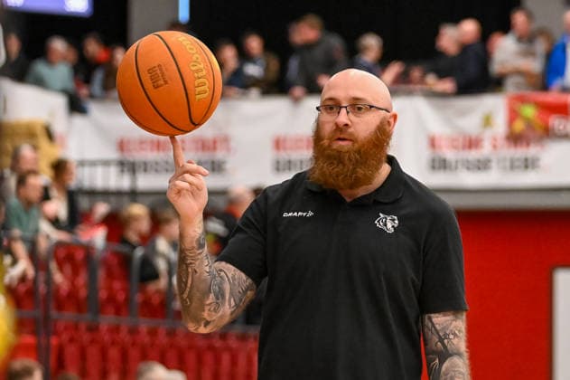 Troy Culley (Tigers Tuebingen, Assistant Coach) Artland Dragons vs. Tigers Tuebingen, 2. Basketball-Bundesliga, Pro A, 31. Spieltag, Saison 2025 2026, 11.04.2026, Artland Dragons vs. Tigers Tuebingen, 2. Basketball-Bundesliga, Pro A, 31. Spieltag, Saison 2025 2026, 11.04.2026 Quakenbrueck Copyright: xEibner-Pressefoto RobertxGertzenx EP_RGN