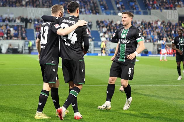 11.04.2026, xrekx, Fussball 2.Bundesliga, SV Darmstadt 98 - Hannover 96 v.l. Torjubel nach dem Tor zum celebrating the goal celebrate 0:1 durch Maurice Neubauer (Hannover 96) mit Elias Saad (Hannover 96) Enzo Leopold (Hannover 96) (DFL DFB REGULATIONS PROHIBIT ANY USE OF PHOTOGRAPHS as IMAGE SEQUENCES and or QUASI-VIDEO) Darmstadt