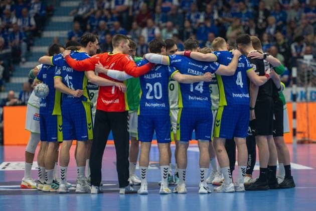 Das Team vor dem Spiel, VfL Gummersbach vs. HSG Wetzlar, Daikin Handball Bundesliga, Herren , 28. Spieltag, 11.04.2026 Gummersbach NRW Deutschland