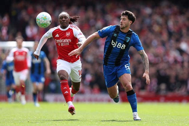 Arsenal v Bournemouth 11 April 2026, London - Premier League Football - Arsenal v AFC Bournemouth - Eberechi Eze of Arsenal and Marcos Senesi of Bournemouth - Photo: Charlotte Wilson Offside. London UK Copyright: xCharlottexWilsonx xOffsidexOffside