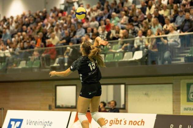 Volleyball I Frauen I Saison 2025-2026 I 2. Bundesliga I VC Osnabrück - SCU Emlichheim I 11.04.2026 Lona Volkers (15, SCU Emlichheim) Osnabrück Schlosswallhalle Niedersachsen Deutschland Copyright: xLobeca CedricxSiefkerx