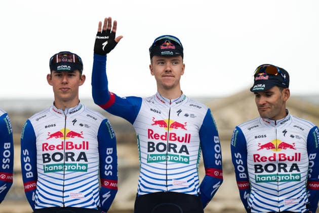Radsport, Paris-Roubaix, Team-Präsentation Herren, 11.04.2026 Mitte: Callum Thornley (GBR, Red Bull - BORA - hansgrohe) Compiegne Frankreich Copyright: xMarcelxHilgerx