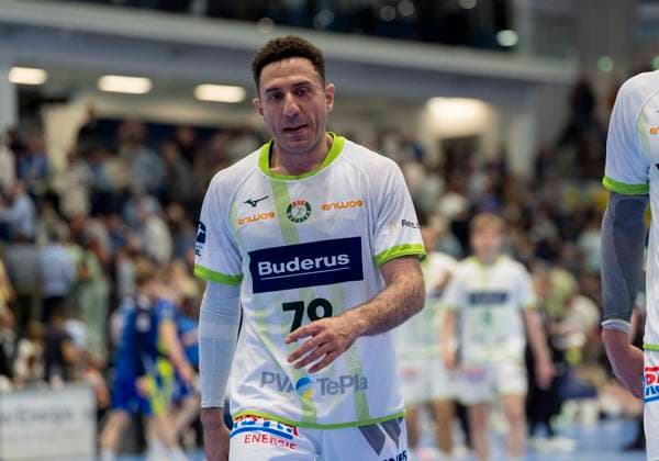 Ahmed Nafea (HSG Wetzlar 79) enttaeuscht, enttaeuscht schauend, dissapointed, traurig, frustiert, frust, gefrustet, frustrated nach der Niederlage VfL Gummersbach - HSG Wetzlar, Handball Daikin HBL Handball Bundesliga, 28. Spieltag, 11.04.2026 Copyright: HMBxMedia xMarcoxBader