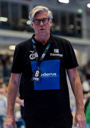 Runar Sigtryggsson (Cheftrainer HSG Wetzlar) enttaeuscht, enttaeuscht schauend, dissapointed, traurig, frustiert, frust, gefrustet, frustrated nach der Niederlage VfL Gummersbach - HSG Wetzlar, Handball Daikin HBL Handball Bundesliga, 28. Spieltag, 11.04.2026 Copyright: HMBxMedia xMarcoxBader