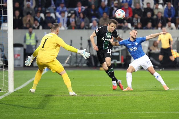 11.04.2026, xrekx, Fussball 2.Bundesliga, SV Darmstadt 98 - Hannover 96 v.l. Marcel Schuhen (SV Darmstadt 98) Benedikt Pichler (Hannover 96) Fabian Nürnberger Nuernberger (SV Darmstadt 98) Zweikampf, Aktion, action, battle for the ball (DFL DFB REGULATIONS PROHIBIT ANY USE OF PHOTOGRAPHS as IMAGE SEQUENCES and or QUASI-VIDEO) Darmstadt