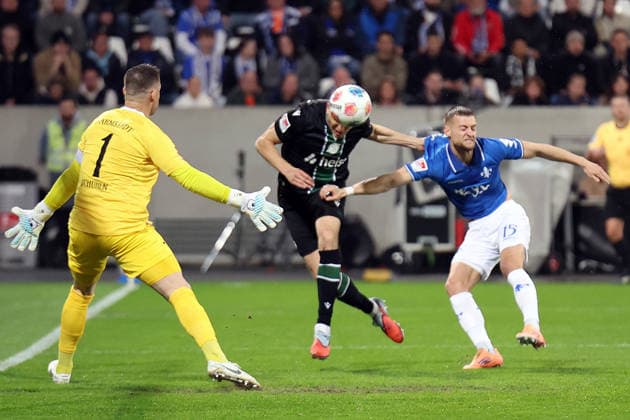 11.04.2026, xrekx, Fussball 2.Bundesliga, SV Darmstadt 98 - Hannover 96 v.l. Marcel Schuhen (SV Darmstadt 98) Benedikt Pichler (Hannover 96) Fabian Nürnberger Nuernberger (SV Darmstadt 98) Zweikampf, Aktion, action, battle for the ball (DFL DFB REGULATIONS PROHIBIT ANY USE OF PHOTOGRAPHS as IMAGE SEQUENCES and or QUASI-VIDEO) Darmstadt