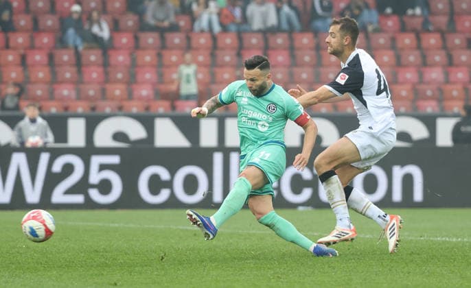FC Zuerich - FC Lugano Renato Steffen (FC Lugano) trifft zum 0:1 11.04.2026 Stadion Letzigrund Zuerich, SCHWEIZ, Saison 2025 2026 Herren Fussball Super League FC Zuerich - FC Lugano Renato Steffen (FC Lugano) trifft zum 0:1 . Rechts Alexander Hack (FCZ) *** FC Zuerich FC Lugano Renato Steffen FC Lugano scores to 0 1 11 04 2026 Stadium Letzigrund Zuerich, SWITZERLAND, Season 2025 2026 Mens Soccer Super League FC Zuerich FC Lugano Renato Steffen FC Lugano scores to 0 1 Right Alexander Hack FCZ 