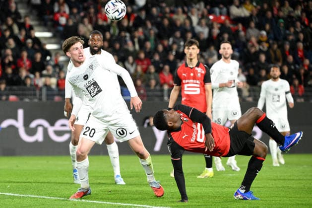 Stade Rennais FC v Angers SCO - Ligue 1 McDonald s 2025 2026 20 Marius LOUER (sco) - 07 Breel EMBOLO (srfc) during the Ligue 1 McDonald s match between Rennes and Angers at Roazhon Park on April 11, 2026 in Rennes, France. Rennes France  Copyright: xFEPx 776348354