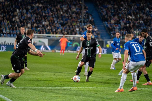 2. Bundesliga: SV Darmstadt 98 vs Hannover 96, 11.04.2026 Am Ball Enzo Leopold (Hannover 96, 8) 2. Bundesliga: SV Darmstadt 98 vs Hannover 96, Merck-Stadion am Böllenfalltor, 11.04.2026 DFB DFL REGULATIONS PROHIBIT ANY USE OF PHOTOGRAPHS AS IMAGE SEQUENCES AND OR QUASI-VIDEO.