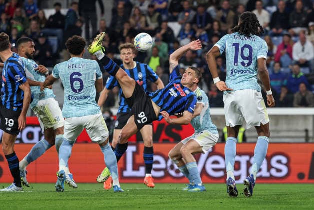 Atalanta s Nikola Krstovic makes an attempt to score during the Serie A soccer match between A.C Atalanta B.C. and Juventus at the New Balance Arena in Bergamo, Italy - Saturday, April 11, 2026. - Soccer .  Copyright: xStefanoxNicoli LaPressex