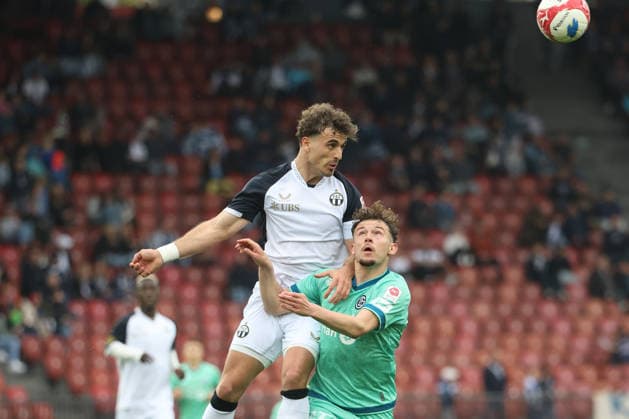 FC Zuerich - FC Lugano Lindrit Kamberi gegen Daniel Dos Santos 11.04.2026 Stadion Letzigrund Zuerich, SCHWEIZ, Saison 2025 2026 Herren Fussball Super League FC Zuerich - FC Lugano Lindrit Kamberi (li,FCZ) gegen Daniel Dos Santos (FC Lugano) *** FC Zuerich FC Lugano Lindrit Kamberi vs Daniel Dos Santos 11 04 2026 Stadion Letzigrund Zuerich, SWITZERLAND, Season 2025 2026 Men Soccer Super League FC Zuerich FC Lugano Lindrit Kamberi li,FCZ vs Daniel Dos Santos FC Lugano 