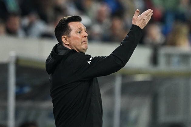 Christian Titz (Hannover 96, Trainer) gestikuliert, GER, SV Darmstadt 98 vs. Hannover 96, Fussball 2. Bundesliga, 29. Spieltag, Saison 2025 2026, 11.04.2026. DFL regulations prohibit any use of photographs as image sequences and or quasi-video GER, SV Darmstadt 98 vs. Hannover 96, Fussball 2. Bundesliga, 29. Spieltag, Saison 2025 2026, 11.04.2026. Darmstadt