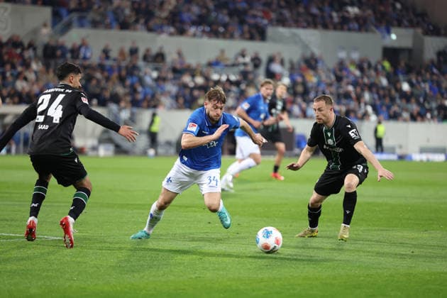 11.04.2026, xrekx, Fussball 2.Bundesliga, SV Darmstadt 98 - Hannover 96 v.l. Elias Saad (Hannover 96) Killian Corredor (SV Darmstadt 98) Maurice Neubauer (Hannover 96) Zweikampf, Aktion, action, battle for the ball (DFL DFB REGULATIONS PROHIBIT ANY USE OF PHOTOGRAPHS as IMAGE SEQUENCES and or QUASI-VIDEO) Darmstadt