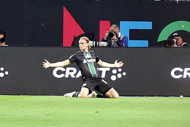 11.04.2026, xrekx, Fussball 2.Bundesliga, SV Darmstadt 98 - Hannover 96 v.l. Torjubel nach dem Tor zum celebrating the goal celebrate 0:2 durch Stefan Teitur Thordarson (Hannover 96) (DFL DFB REGULATIONS PROHIBIT ANY USE OF PHOTOGRAPHS as IMAGE SEQUENCES and or QUASI-VIDEO) Darmstadt
