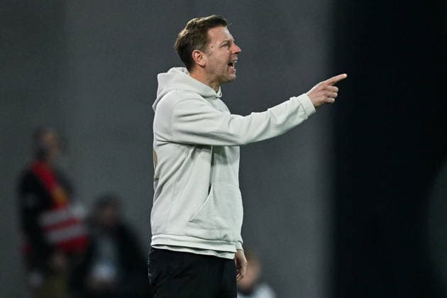 Florian Kohfeldt (SV Darmstadt 1898, Trainer) gestikuliert, GER, SV Darmstadt 98 vs. Hannover 96, Fussball 2. Bundesliga, 29. Spieltag, Saison 2025 2026, 11.04.2026. DFL regulations prohibit any use of photographs as image sequences and or quasi-video GER, SV Darmstadt 98 vs. Hannover 96, Fussball 2. Bundesliga, 29. Spieltag, Saison 2025 2026, 11.04.2026. Darmstadt