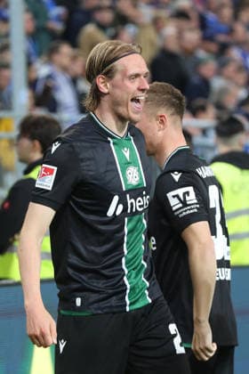 11.04.2026, xtvx, Fussball 2.Bundesliga, SV Darmstadt 98 - Hannover 96 v.l. Goal scored, Tor zum 0:2 Stefan Teitur Thordarson (Hannover 96) Torjubel, Goal celebration, celebrate the goal, celebrates scoring Stefan Teitur Thordarson (Hannover 96) Maurice Neubauer (Hannover 96) (DFL DFB REGULATIONS PROHIBIT ANY USE OF PHOTOGRAPHS as IMAGE SEQUENCES and or QUASI-VIDEO) Darmstadt