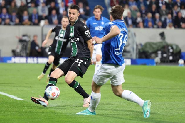 11.04.2026, xrekx, Fussball 2.Bundesliga, SV Darmstadt 98 - Hannover 96 v.l. Bastian Allgeier (Hannover 96) Killian Corredor (SV Darmstadt 98) Zweikampf, Aktion, action, battle for the ball (DFL DFB REGULATIONS PROHIBIT ANY USE OF PHOTOGRAPHS as IMAGE SEQUENCES and or QUASI-VIDEO) Darmstadt