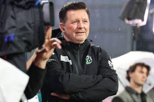 11.04.2026, xrekx, Fussball 2.Bundesliga, SV Darmstadt 98 - Hannover 96 v.l. Christian Titz Trainer (Hannover 96) (DFL DFB REGULATIONS PROHIBIT ANY USE OF PHOTOGRAPHS as IMAGE SEQUENCES and or QUASI-VIDEO) Darmstadt