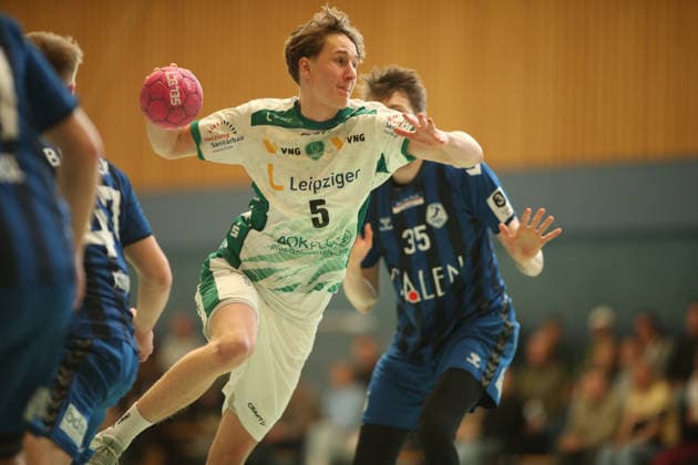 Handball, Saison 2025 2026, 3. Liga, Staffel Nord-Ost, Männer. HG Hamburg-Barmbek - SC DHfK Leipzig II. Caspar Gauer (Leipzig) beim Wurf. Barmbek Hamburg *** Handball, Season 2025 2026, 3 League, Season North East, Men HG Hamburg Barmbek SC DHfK Leipzig II Caspar Gauer Leipzig beim Wurf Barmbek Hamburg
