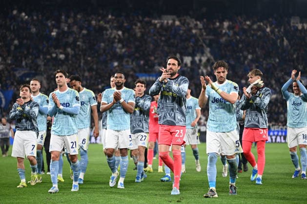 Juventus Fc players celebrating the victory during Atalanta BC vs Juventus FC, Italian soccer Serie A match in Bergamo, Italy, April 11 2026  Copyright: xGianlucaxRicci IPAxSportx xipa-agency.netx xx IPA_73899233 IPA_Agency_IPA73899233