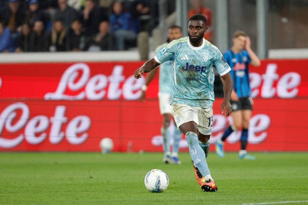 Jeremie Boga of FC Juventus runs with the ball during the match of 2025-2026 Serie A football between Atalanta BC vs Juventus FC at the New Balance Arena Stadium on 11 April 2026 in Bergamo, BG.  Copyright: xEmanuelexPennacchio IPAxSportx xipa-agency.netx xx IPA_73899242 IPA_Agency_IPA73899242
