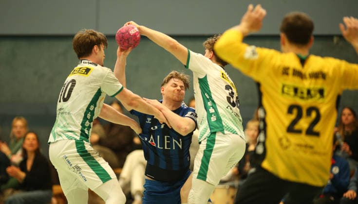 Handball, Saison 2025 2026, 3. Liga, Staffel Nord-Ost, Männer. HG Hamburg-Barmbek - SC DHfK Leipzig II. Ben Rune Behncke (Hamburg) beim Wurf. Barmbek Hamburg *** Handball, Season 2025 2026, 3 Liga, Staffel Nord Ost, Men HG Hamburg Barmbek SC DHfK Leipzig II Ben Rune Behncke Hamburg beim Wurf Barmbek Hamburg
