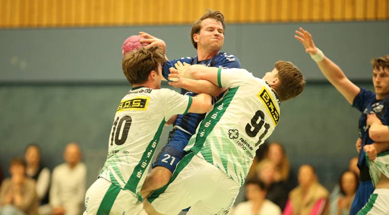 Handball, Saison 2025 2026, 3. Liga, Staffel Nord-Ost, Männer. HG Hamburg-Barmbek - SC DHfK Leipzig II. Tim Stapenhorst (Hamburg) beim Wurf. Barmbek Hamburg *** Handball, Season 2025 2026, 3 League, Season North East, Men HG Hamburg Barmbek SC DHfK Leipzig II Tim Stapenhorst Hamburg beim Wurf Barmbek Hamburg