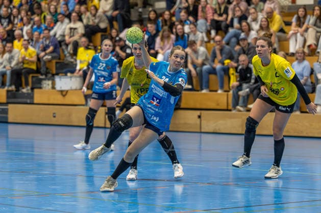 11.04.2026 Handball 3. Liga Frauen Staffel Nord Saison 2025 2026 21. Spieltag TSV Altenholz - SV Todesfelde. (Altenholz in Gelb Schwarz, Todesfelde in Blau) Line Milla Ruge Altenholz Edgar-Meschkat-Halle, Danziger S Schleswig Holstein Deutschland *** 11 04 2026 Handball 3 Liga Women Staffel Nord Season 2025 2026 21 Matchday TSV Altenholz SV Todesfelde Altenholz in Yellow Black, Todesfelde in Blue Line Milla Ruge Altenholz Edgar Meschkat Halle, Danziger S Schleswig Holstein Germany