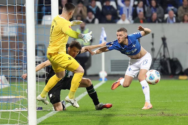 11.04.2026, xrekx, Fussball 2.Bundesliga, SV Darmstadt 98 - Hannover 96 v.l. Marcel Schuhen (SV Darmstadt 98) Benedikt Pichler (Hannover 96) Fabian Nürnberger Nuernberger (SV Darmstadt 98) Zweikampf, Aktion, action, battle for the ball (DFL DFB REGULATIONS PROHIBIT ANY USE OF PHOTOGRAPHS as IMAGE SEQUENCES and or QUASI-VIDEO) Darmstadt