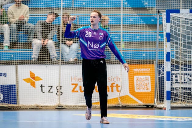 Dormagen, 11.04.2026, Handball, Herren, 2. Bundesliga, 27. Spieltag, 2025 2026: TSV Bayer Dormagen SG BBM Bietigheim Christian Ole Simonsen (TSV Bayer Dormagen, 20) jubelt über eine Parade Dormagen TSV Bayer Sportcenter NRW Germany
