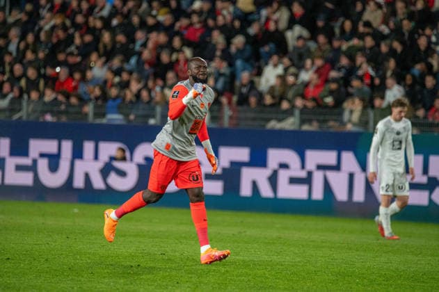 FOOTBALL : Stade Rennais vs Angers SCO - Ligue 1 - JournÃ e 29 - 11 04 2026 La rÃ action d™HervÃ Koffi (Angers SCO) sur le but de Prosper Peter (Angers SCO) RennesFrance  Copyright: xEmilienxJousselinx