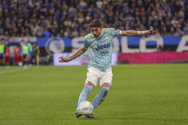 CALCIO - Serie A - Atalanta BC vs Juventus FC Manuel Locatelli of Juventus FC play the ball during Atalanta BC vs Juventus FC, 32Â° Serie A Enilive 2025-26 game at New Balance Arena in Bergamo (BG), Italy, on April 11, 2026. Bergamo Italy  Copyright: xIPAxSport ABACAx