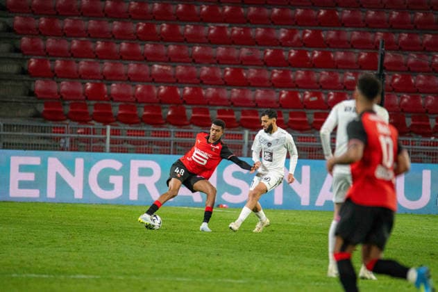 FOOTBALL : Stade Rennais vs Angers SCO - Ligue 1 - JournÃ e 29 - 11 04 2026 Abdelhamid Ait Boudlal (Stade Rennais FC), Amine SbaÃ¯ (Angers SCO) RennesFrance  Copyright: xEmilienxJousselinx