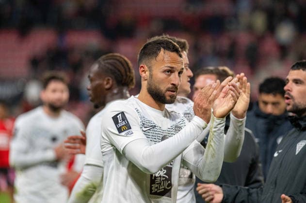 FOOTBALL : Stade Rennais vs Angers SCO - Ligue 1 - JournÃ e 29 - 11 04 2026 Haris Belkebla (Angers SCO) RennesFrance  Copyright: xEmilienxJousselinx
