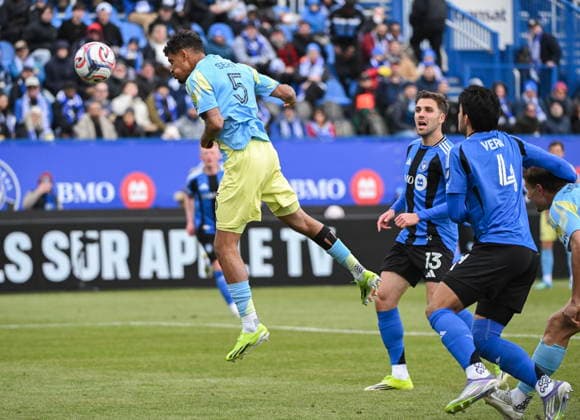 April 11, 2026, Montreal, Pq, Canada: Philadelphia Union s Japhet Sery Larsen (5) scores against CF Montreal during second half MLS, Fussball Herren, USA soccer action in Montreal, Saturday, April 11, 2026. Japhet Sery,  - ZUMAc35_ 20260411_zaf_c35_111 Copyright: xGrahamxHughesx