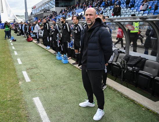 April 11, 2026, Montreal, Pq, Canada: CF Montreal head coach Marco Donadel looks on prior to an MLS, Fussball Herren, USA soccer game against the Philadelphia Union in Montreal, Saturday, April 11, 2026. Marco Donadel,  - ZUMAc35_ 20260411_zaf_c35_116 Copyright: xGrahamxHughesx