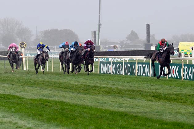 11.04.2026, Aintree, Liverpool, GBR - Bossman Jack with Harry Skelton up wins the Mersey Novices Hurdle. Aintree racecourse. (Pferd, Jockey, Bossman Jack, Skelton, Sieg, Ziel, Zielankunft) 260411C919AINTREE.JPG *** 11 04 2026, Aintree, Liverpool, GBR Bossman Jack with Harry Skelton up wins the Mersey Novices Hurdle Aintree racecourse horse, jockey, Bossman Jack, Skelton, win, finish, finish 260411C919AINTREE JPG