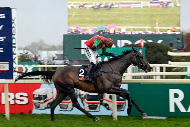 11.04.2026, Aintree, Liverpool, GBR - Bossman Jack with Harry Skelton up wins the Mersey Novices Hurdle. Aintree racecourse. (Pferd, Jockey, Bossman Jack, Skelton, Sieg, Ziel, Zielankunft) 260411C922AINTREE.JPG *** 11 04 2026, Aintree, Liverpool, GBR Bossman Jack with Harry Skelton up wins the Mersey Novices Hurdle Aintree racecourse horse, jockey, Bossman Jack, Skelton, win, finish, finish 260411C922AINTREE JPG