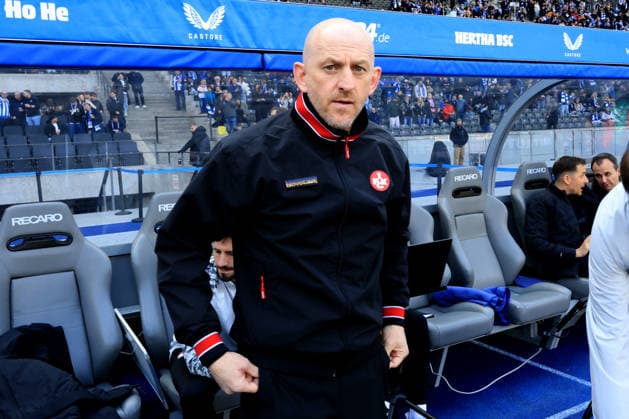 DEU, DFL, 2. FBL, Hertha BSC vs. 1.FC Kaiserslautern, 11.04.2026, Berliner Olympiastadion, Berlin, DEU, DFL, 2. FBL, Hertha BSC vs. 1.FC Kaiserslautern, im Bild Cheftrainer TORSTEN LIEBERKNECHT (1.FC Kaiserslautern) DFL - regulations prohibit any use of Photographs as image sequences and or quasi-video