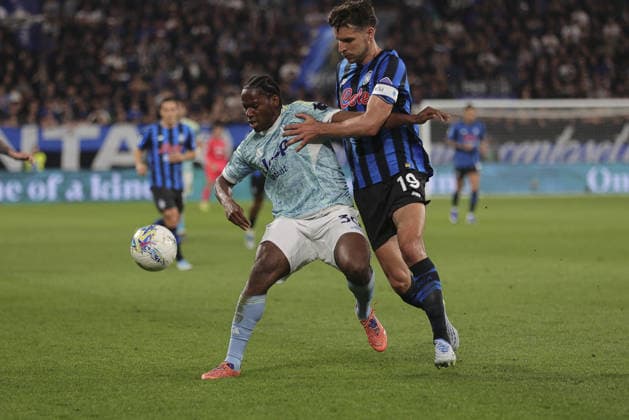 CALCIO - Serie A - Atalanta BC vs Juventus FC Jonathan David of Juventus FC battle for the ball with Berat Djimsiti of Atalanta BC during Atalanta BC vs Juventus FC, 32Â° Serie A Enilive 2025-26 game at New Balance Arena in Bergamo (BG), Italy, on April 11, 2026. Bergamo Italy  Copyright: xIPAxSport ABACAx
