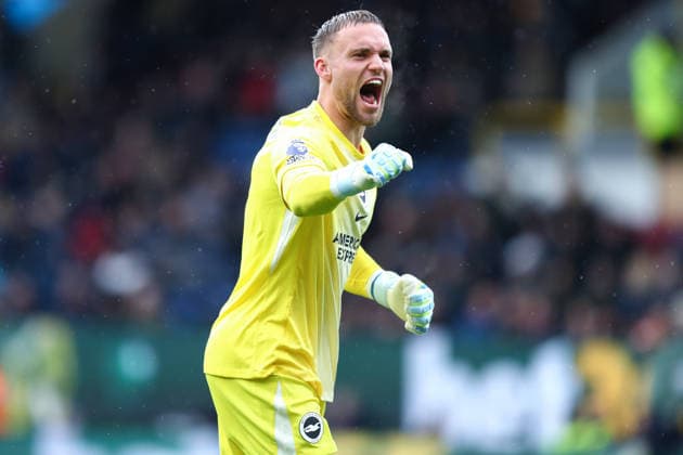 Burnley v Brighton & Hove Albion - Premier League Brighton & Hove Albion goalkeeper Bart Verbruggen celebrates after Mats Wieffer of Brighton & Hove Albion scores a goal to make it 0-1 during the Premier League match between Burnley and Brighton & Hove Albion at Turf Moor in Burnley, United Kingdom, on April 11, 2026. Burnley Lancashire United Kingdom  Copyright: xNewsxImagesx originalFilename:cosgrove-premierl260411_npXqa.jpg