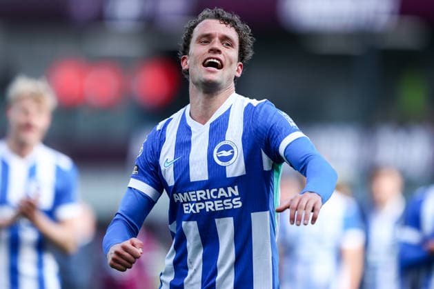 Burnley v Brighton & Hove Albion - Premier League Mats Wieffer of Brighton & Hove Albion celebrates a 2-0 win after the Premier League match between Burnley and Brighton & Hove Albion at Turf Moor in Burnley, United Kingdom, on April 11, 2026. Burnley Lancashire United Kingdom  Copyright: xNewsxImagesx originalFilename:cosgrove-premierl260411_np1G9.jpg