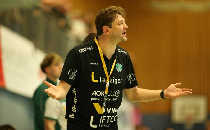 Handball, Saison 2025 2026, 3. Liga, Staffel Nord-Ost, Männer. HG Hamburg-Barmbek - SC DHfK Leipzig II. Trainer Matthias Albrecht (Leipzig). Barmbek Hamburg *** Handball, Season 2025 2026, 3 League, Season North East, Men HG Hamburg Barmbek SC DHfK Leipzig II Coach Matthias Albrecht Leipzig Barmbek Hamburg