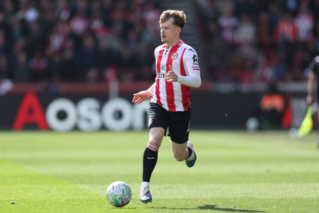 Brentford v Everton - Premier League Keane Lewis-Potter of Brentford with the ball during the Premier League match between Brentford and Everton at the Gtech Community Stadium in Brentford, United Kingdom, on April 11, 2026. Brentford Greater London United Kingdom  Copyright: xMIxNewsx originalFilename:fletcher-brentfor260411_npKoq.jpg
