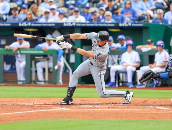 APR 11, 2026: Chicago White Sox shortstop Colson Montgomery (12) at bat against the Kansas City Royals at Kauffman Stadium in Kansas City, MO. CSM MLB, Baseball Herren, USA 2026: White Sox Vs Royals April 11th  - ZUMAc04_ 20260411_zma_c04_047 Copyright: xRomanxPunox